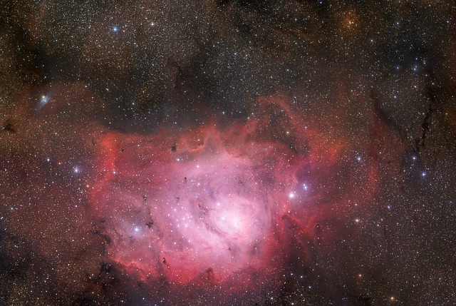 AI Trawls Through Hubble's Archives and Finds 1,300 Cosmic Secrets We Never Knew Were There