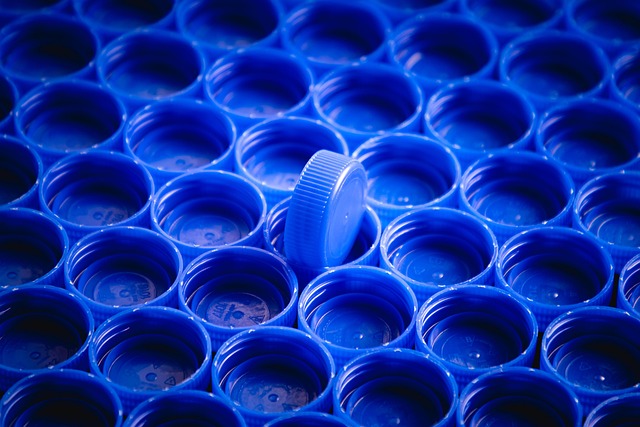 Cracking the cotton-polyester code: a chemical breakthrough that could finally make your old t-shirts recyclable